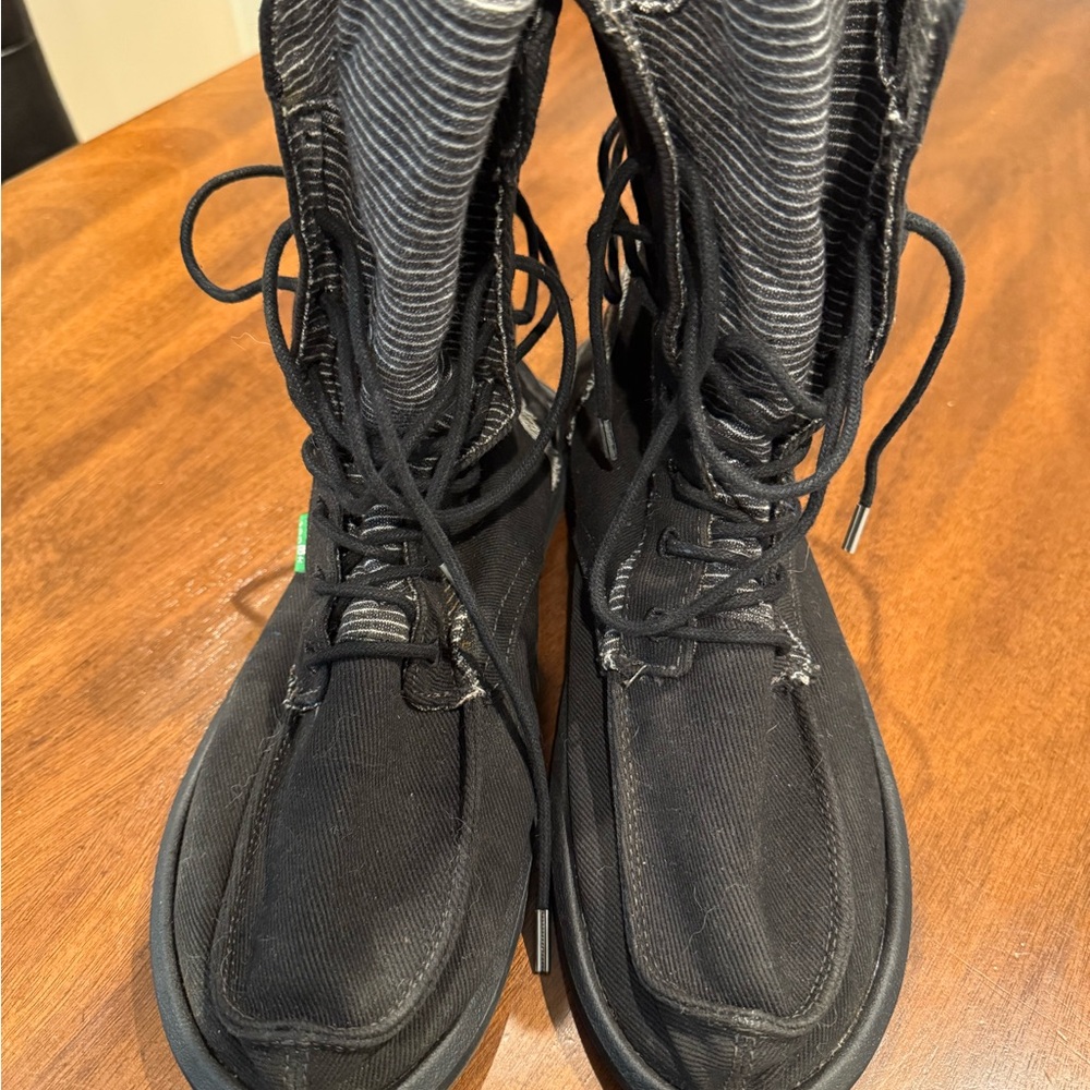 Sanuk Black Lace Up Boots for Women